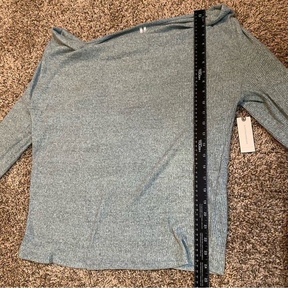 NWT Anthropologie Gray Wide Off Shoulder Sweater Sz Large Lightweight - Picture 6 of 11